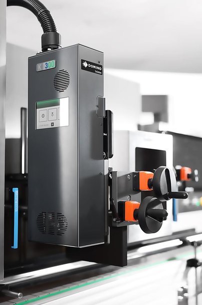 Domino lance une station d'impression de capsules pour bouteilles d'eau sans &eacute;tiquette